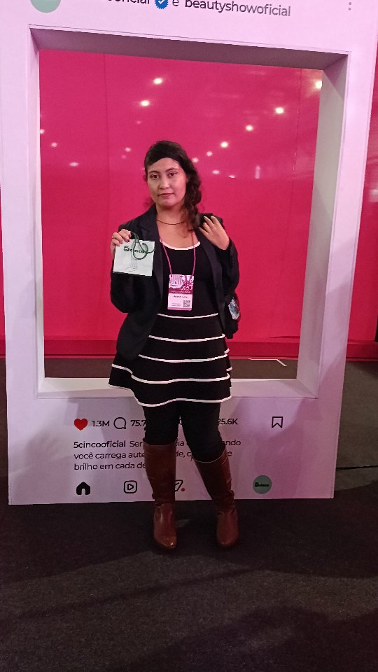 POV: você é assessora e foi na beauty show, pois a feira não é pra fazer network, mas também para apresentar novos rostos para as marcas e passar um pouco do nosso conhecimento pra quem está começando pu tempo pra quem já se consolidou e não consegui administrar sozinho a própria carreira 

Me contem vocês já viram a @beautyshowoficial por esse ângulo?

#beautyshow #eventos #networking #marcas #conhecimento