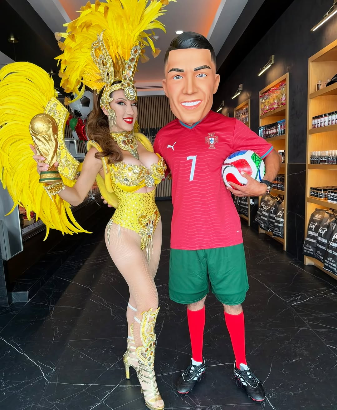 Who is taking the World Cup trophy this year? Comment your predictions below! 🏆

#worldcup #mundial #fifa #fifaworldcup #raizbrazildancecompany