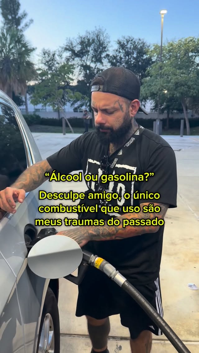 Ademir frentista abastecendo ao som de Deftones ✅