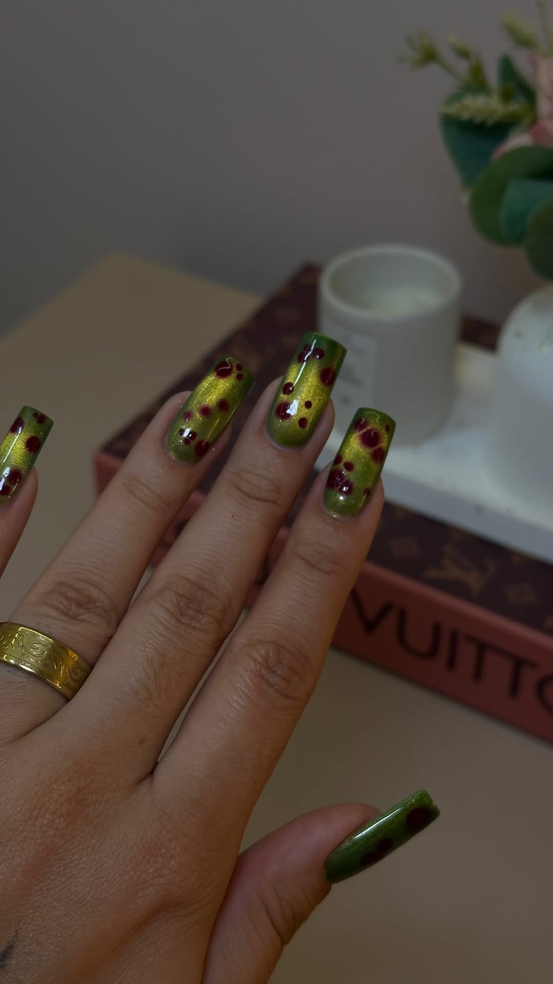 Fiz minha unha, amaram??? 🪲

#nailart #nailtransition