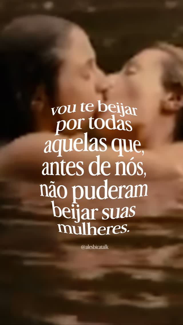 Vou te beijar como o rio que transborda e redesenha as margens, só para manter a tua pele colada na minha. Quero ir para além das leis, como em uma fuga desesperada em direção à tua língua. Nos dias frios que nascem lá fora, a tua saliva quente nos manterá aquecidas.
Haverá a doçura de um abraço com nossas línguas entrelaçadas, mas também o hábito revolucionário de carinho quando você chegar em casa. Nas despedidas, o meu beijo será sempre uma promessa de retorno.
Vou te beijar sabendo exatament
