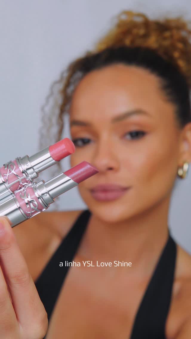 ​A definição de um brilho exuberante✨ 
Nova linha @yslbeauty Loveshine nos tons Stardust Love e Plum Levitation, combinada ao toque matte acetinado do Make Me Blush nos tons Stardust Love, Fuschia Fizz 66 e Honey Moon 12

Tudo finalizado com a fragrância icônica de Libre 
​Uma assinatura única que só YSL Beauty proporciona 🌟

​Qual dessas novidades é a sua favorita? 
Comente aqui embaixo!

​#publicidade #yslbeauty #stardust  #squadysl