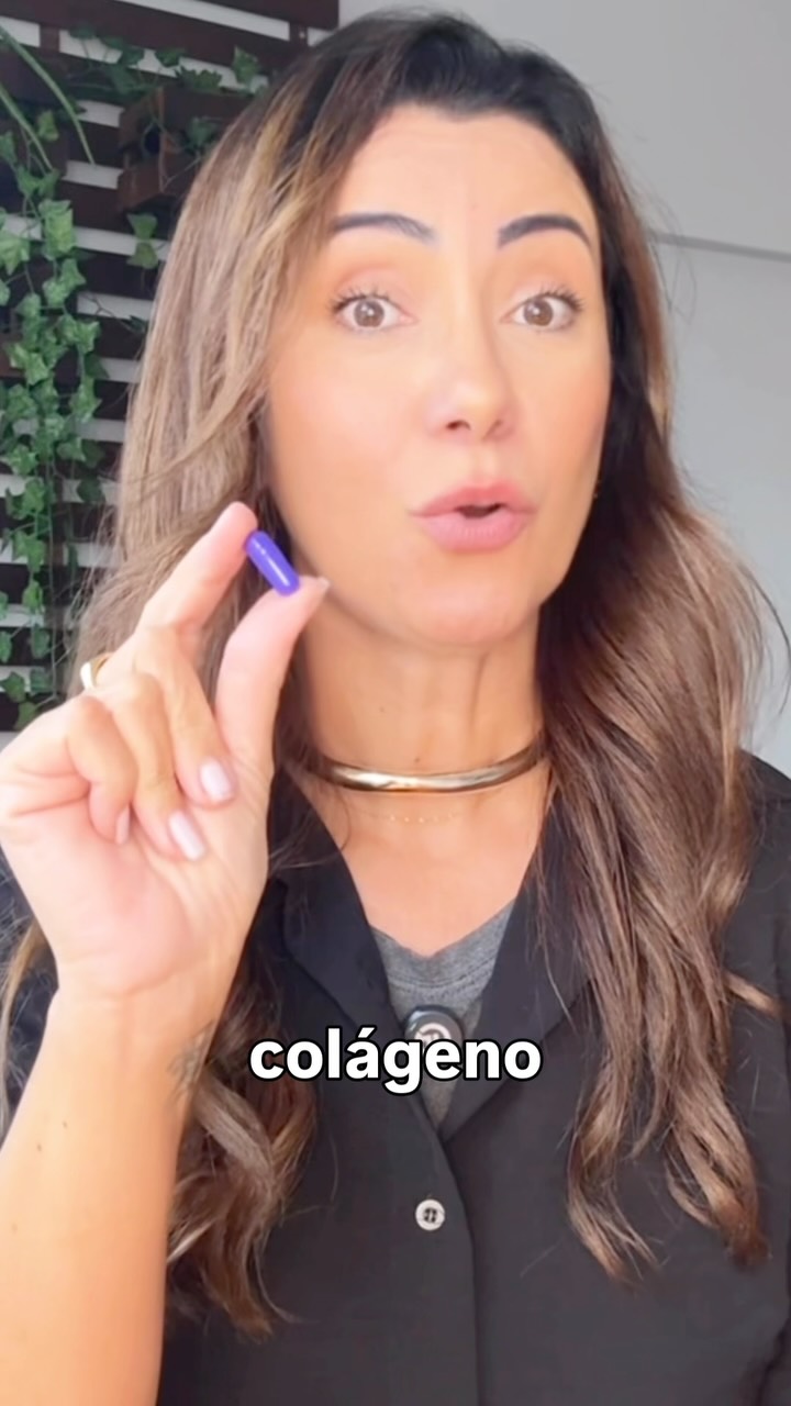 Se você quer uma pele firme, hidratada e rejuvenescida de verdade, precisa nutrir o seu corpo com os ativos certos. Olha só o que uma única cápsula do Skin Care entrega para você:

Colágeno: Devolve a firmeza e a elasticidade que diminuem com o tempo.

Ácido Hialurônico: O segredo para uma hidratação profunda e preenchimento natural.

Retinol: Atua diretamente na renovação e na melhora da textura da pele.

Biotina e Vitamina K2: Nutrição completa que vai além, cuidando da estrutura que seu corpo