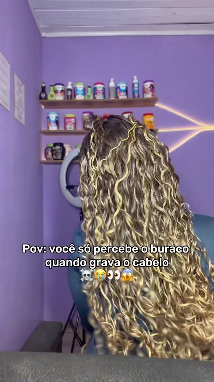 Como disfarçar o buraco da finalização com uma divisão simples💖
*Publi

Recomendo comprar o creme de pentear no MERCADO LIVRE porque chega rápido e é confiável.

ID do creme definição natural da Salon Line:
HUH7AK-2NHT

Afiliada do @mercadolivre 

#MercadoLivre #AeC320 #BelezaNoMercadoLivre #cachos #cabelo